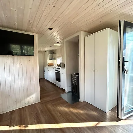 Lubiana180 Scandi Wsrod Drzew Jacuzzi Sauna Kominek I Taras Na Dachu Jezioro Kaszuby Pieski Tylko Do 10kg Za Dodatkowa Oplata Ferienhaus Grzybowo (Pomerania)