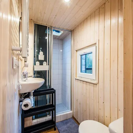 Lubiana180 Scandi Wsrod Drzew Jacuzzi Sauna Kominek I Taras Na Dachu Jezioro Kaszuby Pieski Tylko Do 10kg Za Dodatkowa Oplata Ferienhaus