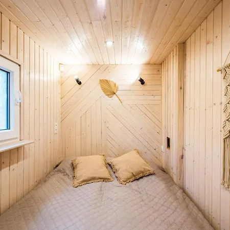 Lubiana180 Scandi Wsrod Drzew Jacuzzi Sauna Kominek I Taras Na Dachu Jezioro Kaszuby Pieski Tylko Do 10kg Za Dodatkowa Oplata Ferienhaus