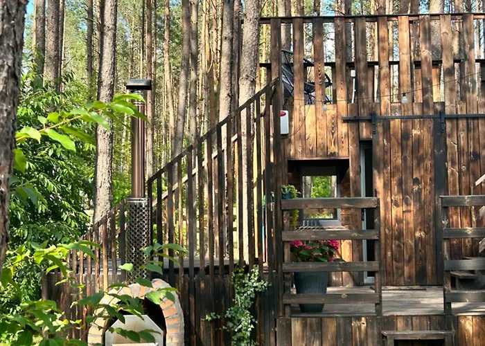 Semesterbostad Lubiana180 Scandi Wsrod Drzew Jacuzzi Sauna Kominek I Taras Na Dachu Jezioro Kaszuby Pieski Tylko Do 10kg Za Dodatkowa Oplata *