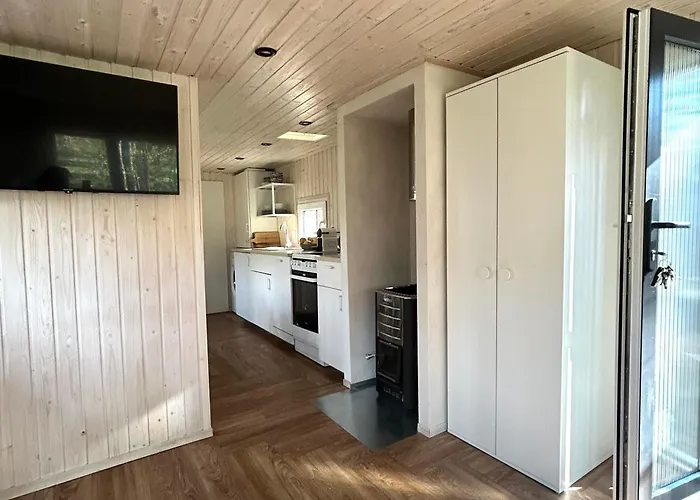 Lubiana180 Scandi Wsrod Drzew Jacuzzi Sauna Kominek I Taras Na Dachu Jezioro Kaszuby Pieski Tylko Do 10kg Za Dodatkowa Oplata Semesterbostad Grzybowo (Pomerania)