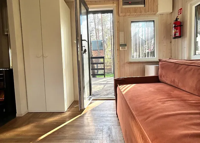 Semesterbostad Lubiana180 Scandi Wsrod Drzew Jacuzzi Sauna Kominek I Taras Na Dachu Jezioro Kaszuby Pieski Tylko Do 10kg Za Dodatkowa Oplata