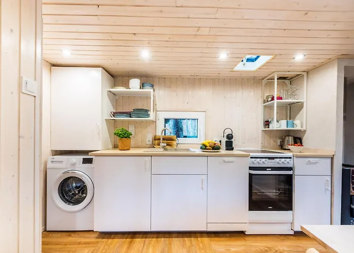 Semesterbostad Lubiana180 Scandi Wsrod Drzew Jacuzzi Sauna Kominek I Taras Na Dachu Jezioro Kaszuby Pieski Tylko Do 10kg Za Dodatkowa Oplata