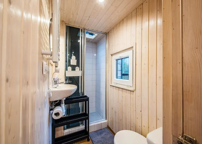 Lubiana180 Scandi Wsrod Drzew Jacuzzi Sauna Kominek I Taras Na Dachu Jezioro Kaszuby Pieski Tylko Do 10kg Za Dodatkowa Oplata Semesterbostad