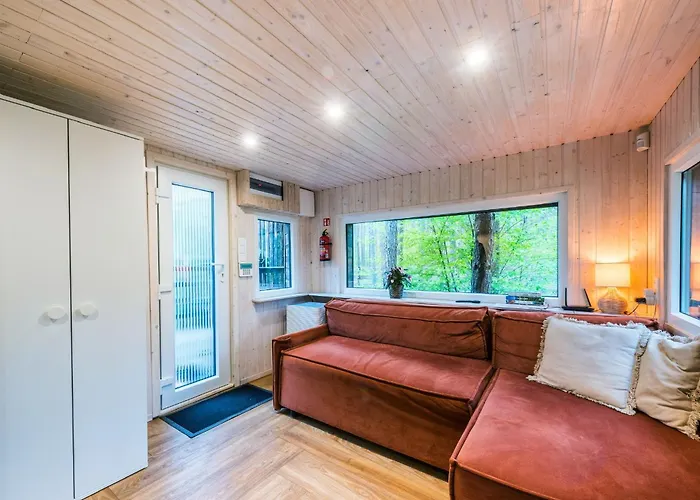 Semesterbostad Lubiana180 Scandi Wsrod Drzew Jacuzzi Sauna Kominek I Taras Na Dachu Jezioro Kaszuby Pieski Tylko Do 10kg Za Dodatkowa Oplata